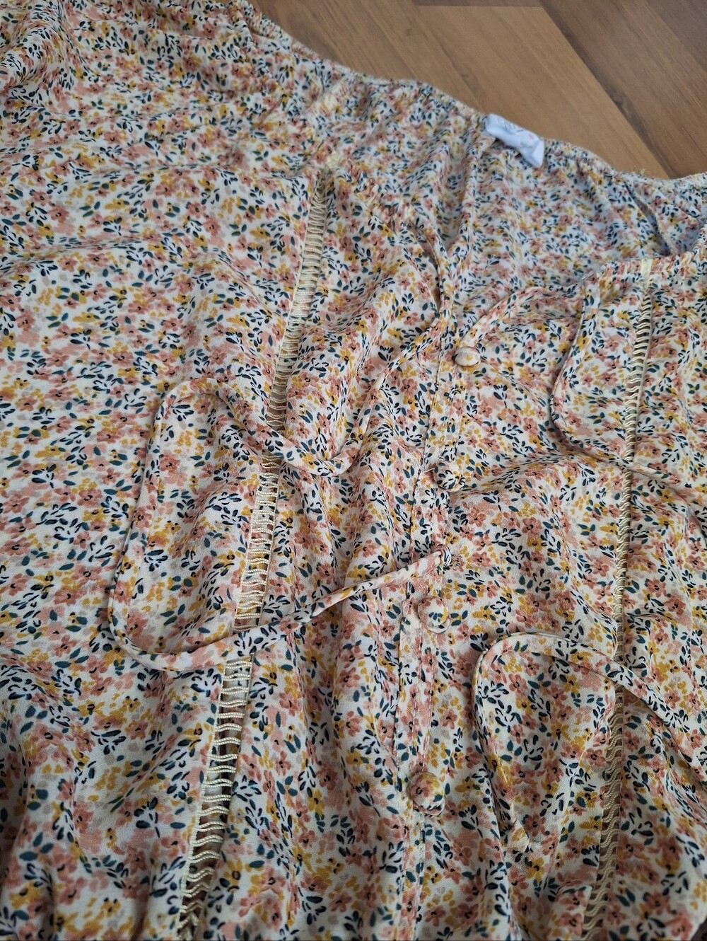Sienna Sky Ditsy Floral Peplum Top Size Large